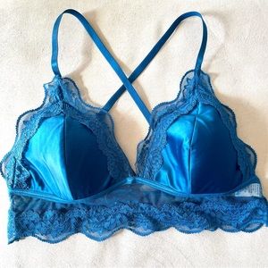 🆕 Fashion Nova satin & lace bra